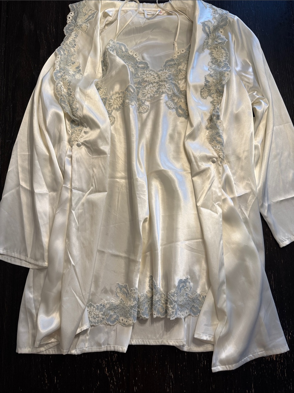 Vintage Victoria's Secret Ivory Satin Robe 2 Piece Chemise Set w/ Pale Gray Lace
